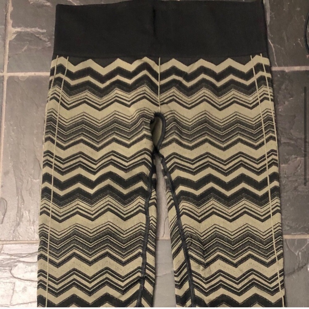 Lululemon Chevron Compression Sz10
